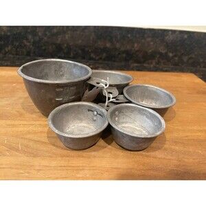 Vintage Set Nested Nesting Aluminum Measuring Cups